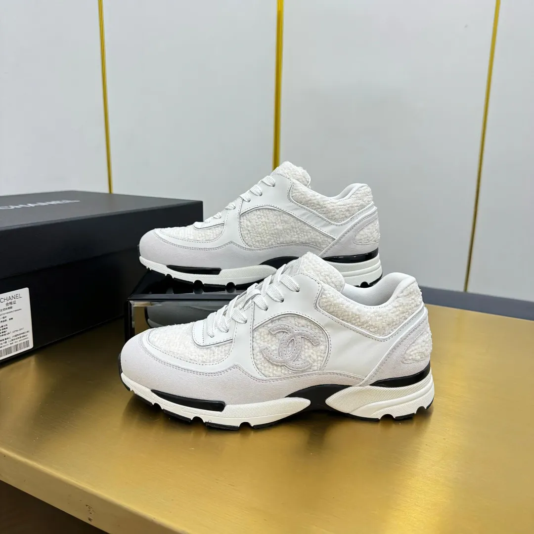 👟👟Ex-factory price 660👟👟 Top version, original quality! ! ! Chanel Chanel - 2025 casual sports shoes, the top casual sports shoes in the counter, this classic design; the upper is electro-embroidered with a variety of techniques; the outsole is fashionable and sporty; the extraordinary inclusion of a variety of color matching elements... The diversified mix and match is very beautiful and versatile, casual, fashionable, sports and outdoor can be taken into account... ꫛꫀꪝ Go➫ Materials: ❶Upper: Original first-layer cowhide ❷Inner: Sheepskin ❸Outsole is based on: original TPU combination outsole, full set of boutique packaging for women 35–41 👉